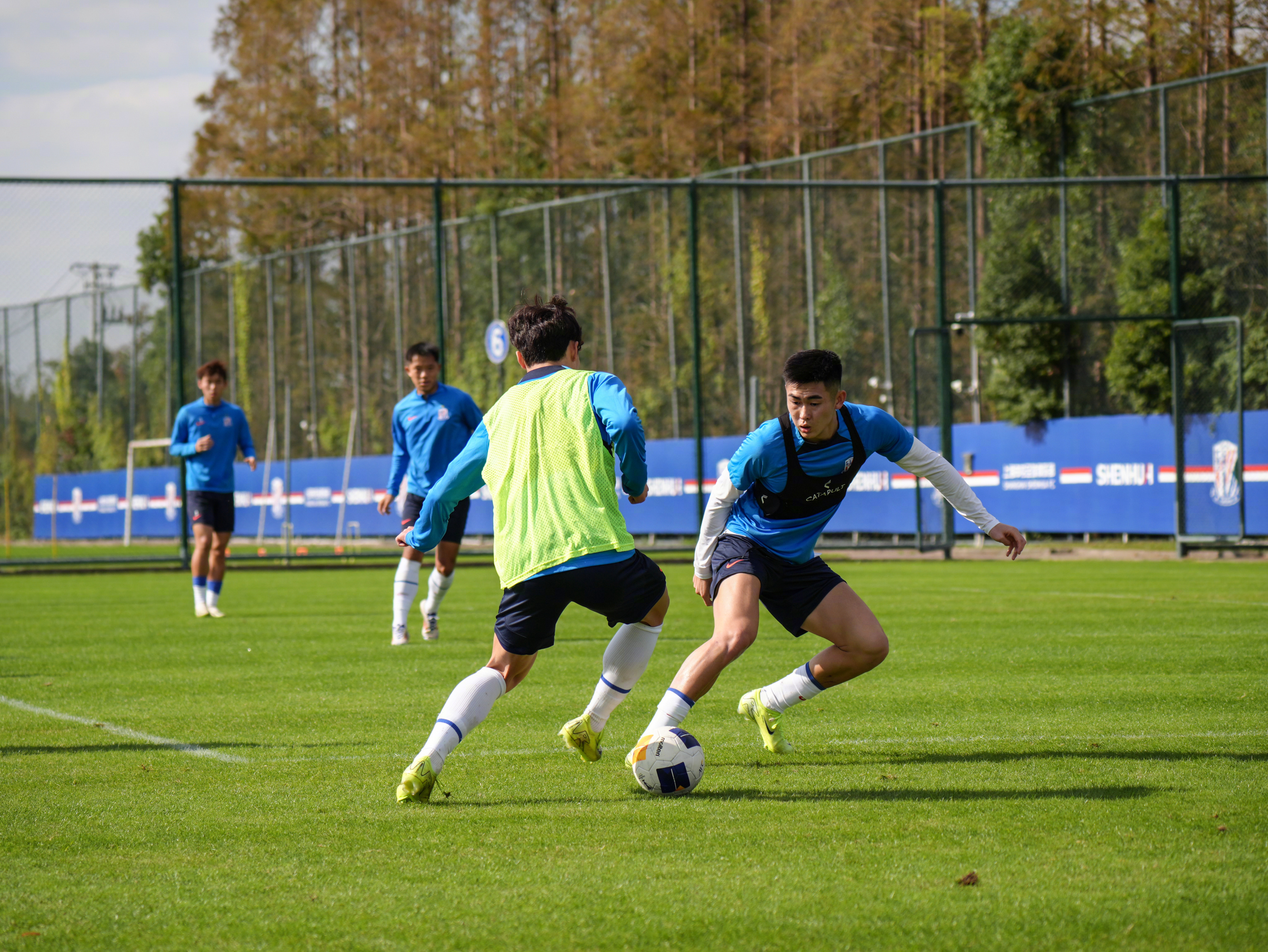 LOL官网-包含窗口期突围战来临，迈阿密热火围绕中超伤情更新，气氛紧张，赛程密集仍需轮换的词条